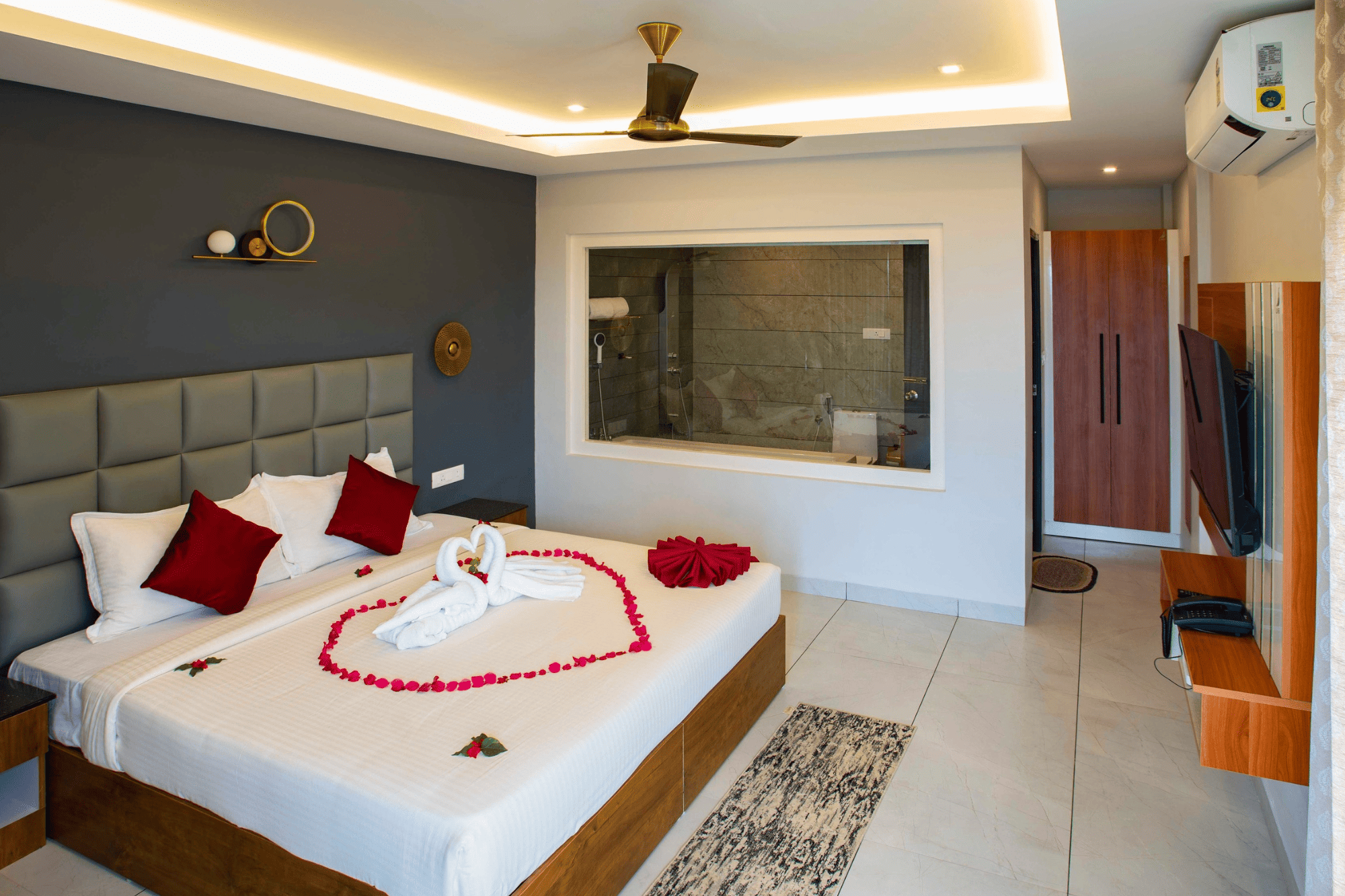 Hill View Deluxe Room with Bathtub