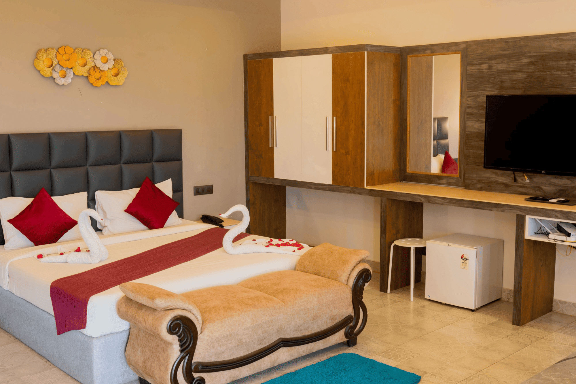 Hill View Super Deluxe Room